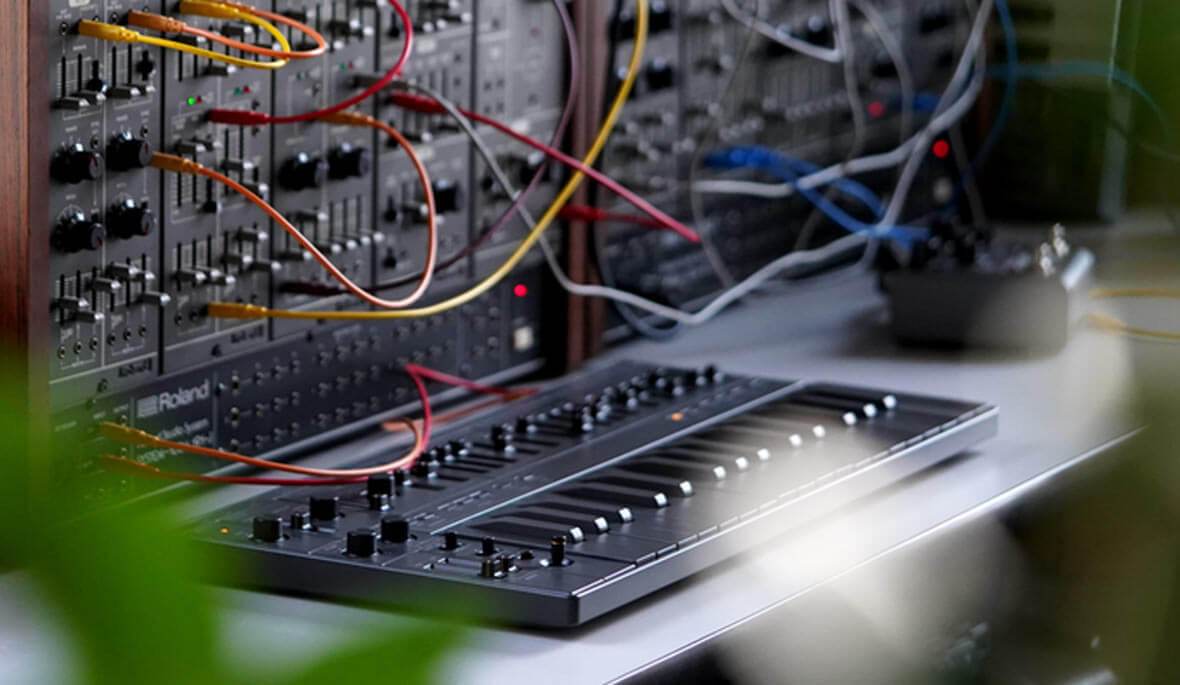 The World's Thinnest and First Rechargeable Analog Synthesizer